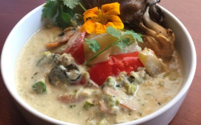 Green Curry with Chicken, Broccoli, and Cauliflower