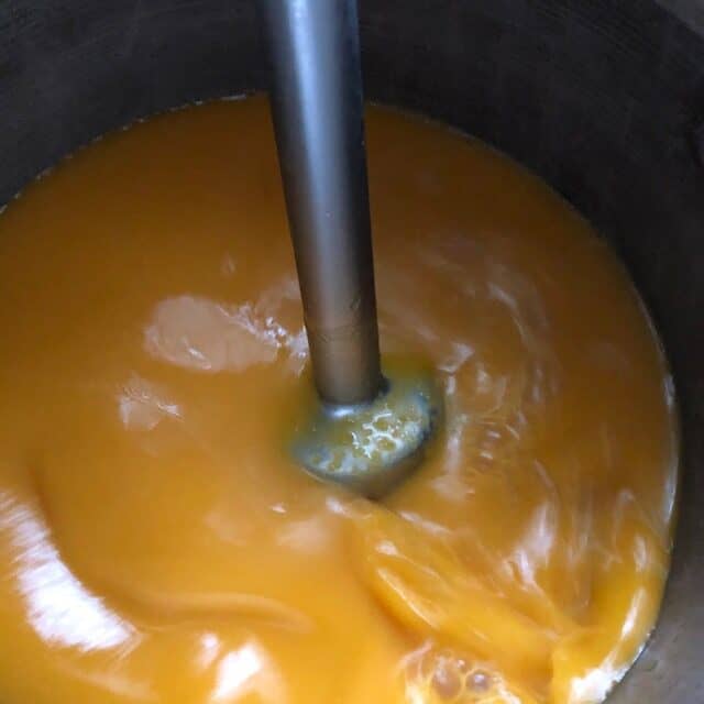 pureeing soup